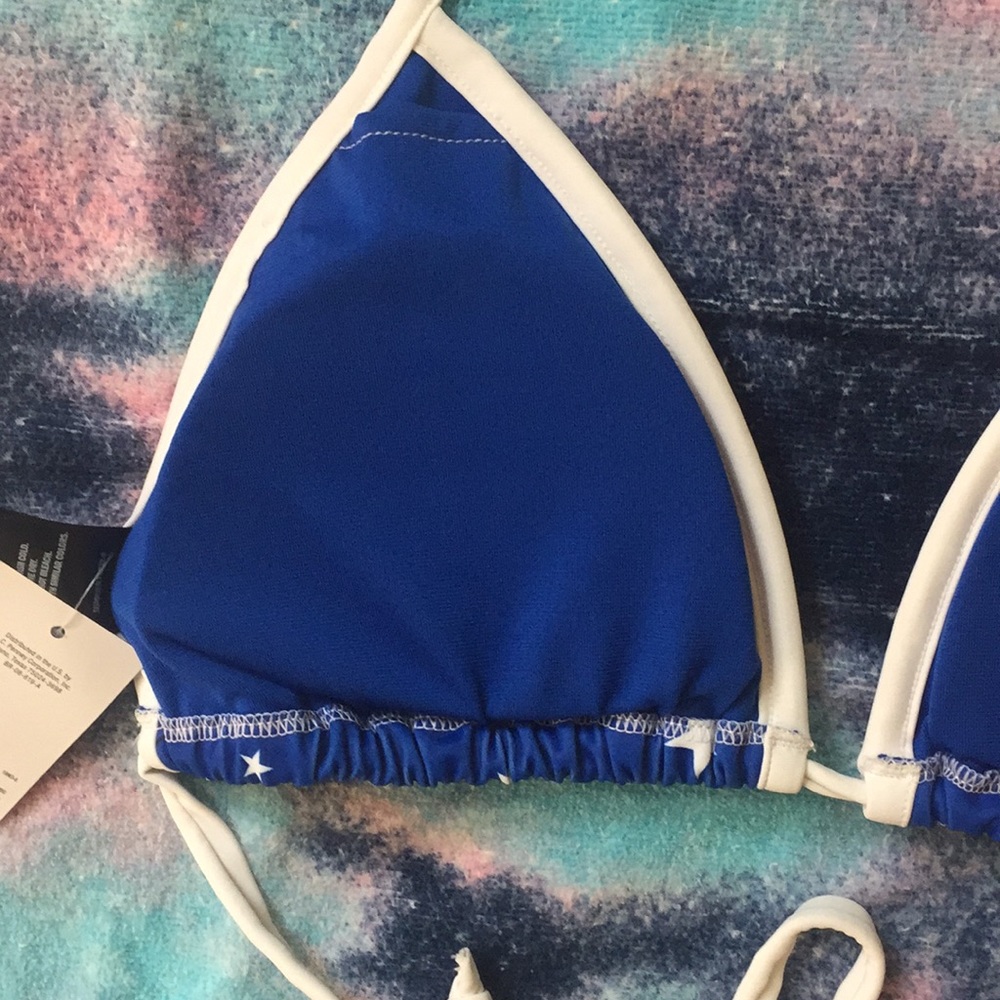 Bikini - Picture 8 of 8